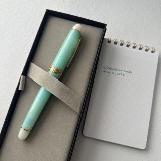 Platinum 3776 Kusatsu Fine nib with hairline crack