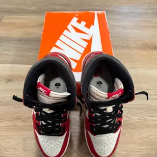 Jordan 1 Lost and Found (Size 12) VNDS $279 + 🚢