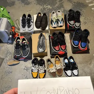 PRICE DROP TRAVIS SCOTT, JORDAN 1, YEEZY 10-11