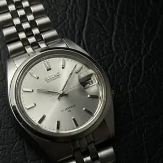 Vintage Seiko Automatic - 7025-8100 - Datejust - Sunburts Silver Dial - March 1978