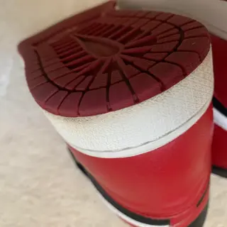 Air Jordan 1 retro high og Chicago (2015) and black toe (2025) used size 11.5