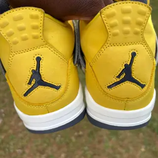 Jordan 4 lighting size 8.5 $100