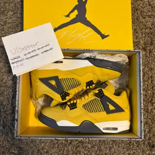 Jordan 4 lighting size 8.5 $100
