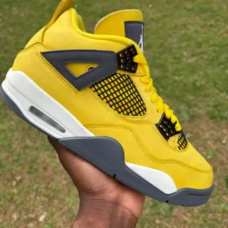 Jordan 4 lighting size 8.5 $100