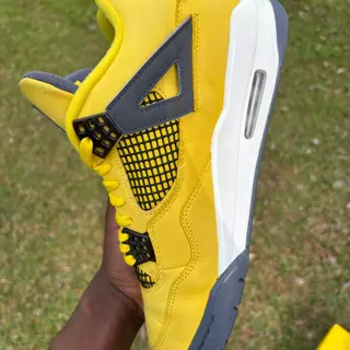 Jordan 4 lighting size 8.5 $100
