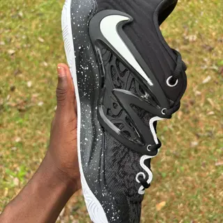 KD 15 Black White Speckled SZ 11 $50
