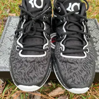KD 15 Black White Speckled SZ 11 $50