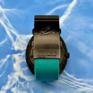Doxa SUB 300 Carbon “Aqua Marine” – Forged Carbon Case