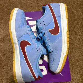 Nike SB Dunk lows Philadelphia Phillies SZ 9.5 used $250