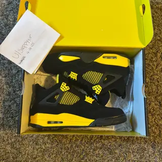 Jordan 4 Yellow Thunder size 9.5 $185