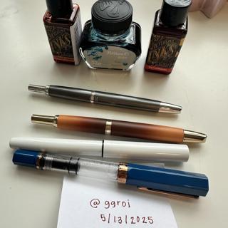 Pilot VP, Twsbi Eco, Jinhao 10 and some inks from Diamine and Pelikan