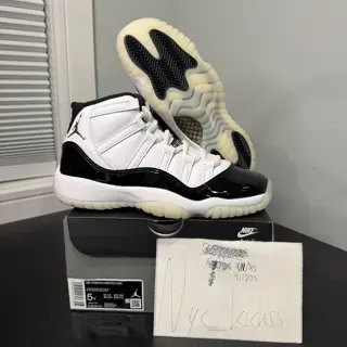 Jordan 11 gratitude Sz 5y DS $120 shipped
