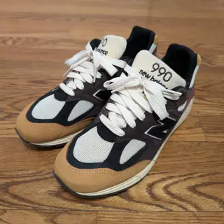 Some New Balances and a Saucony - Sizes 9 - 10