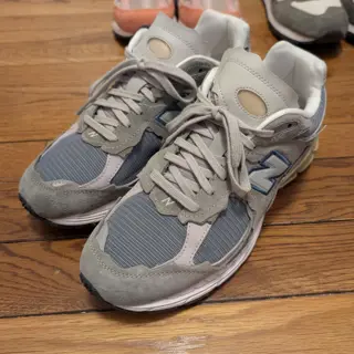 Some New Balances and a Saucony - Sizes 9 - 10