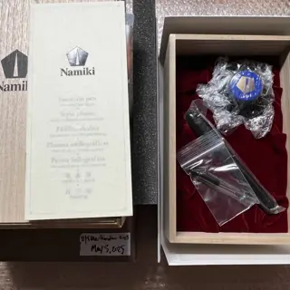 BRAND NEW Yukari Royale Black M Nib