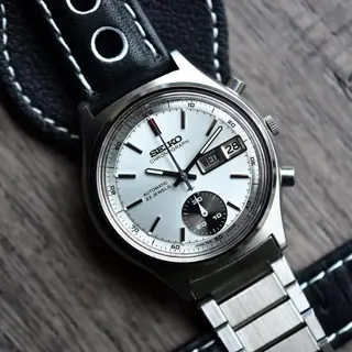 Exceptional Vintage 1971 Seiko 7018-8000 'Baby Panda' Flyback Chronograph in Crisp Working Condition 🐼🏁