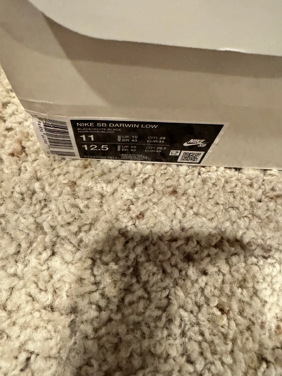 Nike SB Darwin Supreme Low size 11 $165 invoiced and shipped obo