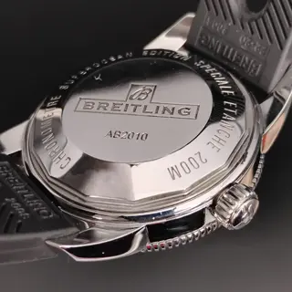 A Stunning Breitling Superocean Heritage II 300M 42 mm. On rubber strap. AB201012/BF73 Full Set