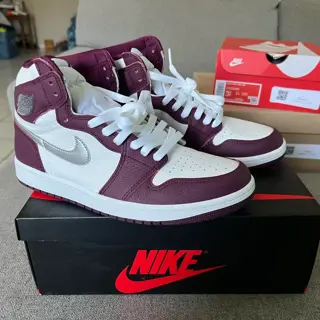 Jordan 1 9.5, 2002r phantom 8.5, Travis Medium Olive 13, Dunk High Sb Denim 8