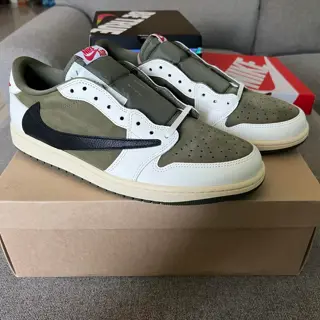Jordan 1 9.5, 2002r phantom 8.5, Travis Medium Olive 13, Dunk High Sb Denim 8