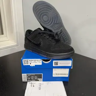 Nike dunk low undefeated Sz 6M vnds Og all $100