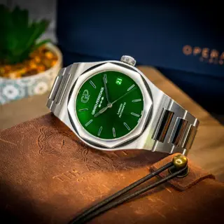 💚Girard-Perregaux Laureato Eternity Edition💚 – BOX & PAPERS – 81010-11-433-11A