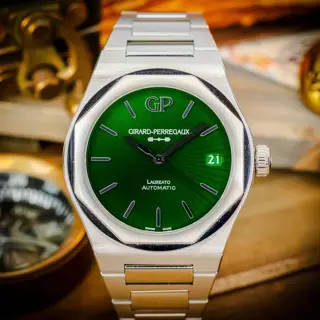 💚Girard-Perregaux Laureato Eternity Edition💚 – BOX & PAPERS – 81010-11-433-11A