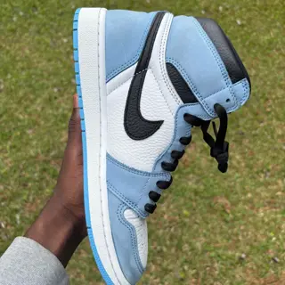 Jordan 1 University Blue size 9 $110