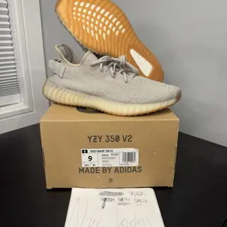 yeezy 350 sesame Sz 9 DS og all $200