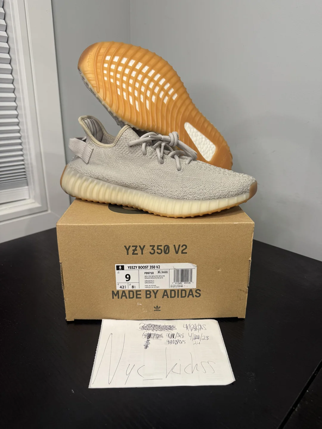 yeezy 350 sesame Sz 9 DS og all $200