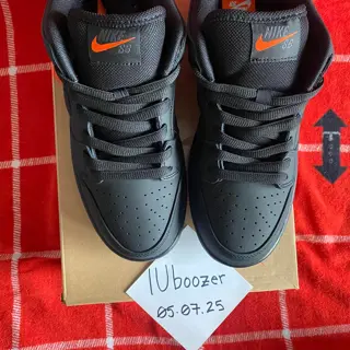 DS Nike SB Dunk Orange Label Triple Black Sz. 9.5