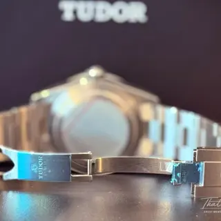 Tudor Black Bay 68, that NEW, NEW! 4/25 card full, most stickers. $4400