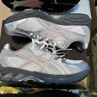 Nike, Travis Scott, Notre, Vans, Kith, ASICS collection Size 9-10