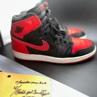2001 Bred 1’s No. 03232 of 05134. Size 8 OG All minus keychain. $650 shipped, best offer takes em…