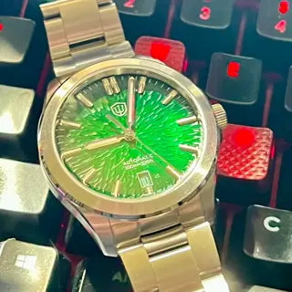 Watchdives WD0005 Green. $100 Shipped CONUS.