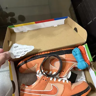 Orange Lobster Size 9 worn 3x OG everything $280 Shipped! Add 4% for invoice.