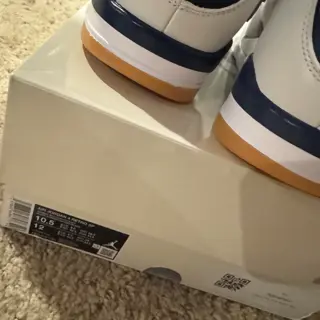 DS size 10.5 Jordan 4 SB Navy. DS size 10.5 and size 12 Jordan 1 UNC Reimagined