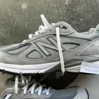 New Balance 990v4 - Sz 8