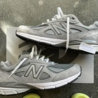 New Balance 990v4 - Sz 8