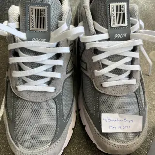 New Balance 990v4 - Sz 8