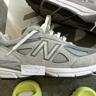 New Balance 990v4 - Sz 8