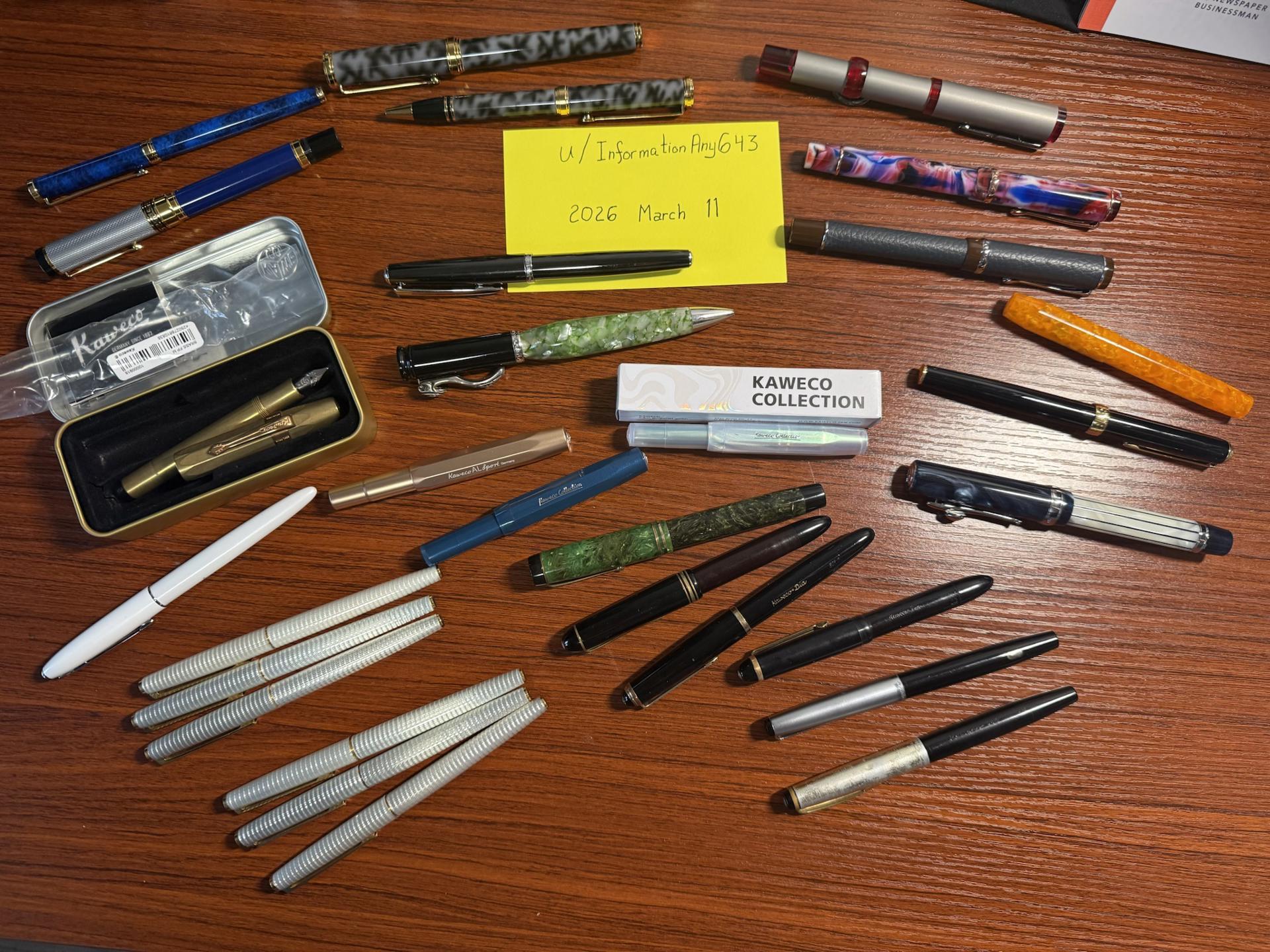 First Modern Pen Destash part 1: Vintage and modern pens