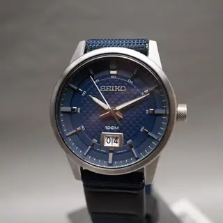 Unworn Seiko SUR287P1 6N76 Textured Blue Dial Big Date 41Mm Quartz Watch - $100