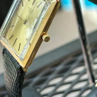 Vintage 18k Universal Genéve Tank Serviced 1500$