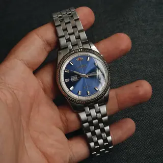 Rare 1970s Orient Tristar Ref. 904511 “Blue Crosshair” Cal. 1942 | $215