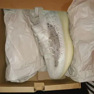 YEZZY 380 calcite glow sz.10.5 $120 OBO original box.