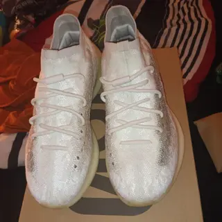 YEZZY 380 calcite glow sz.10.5 $120 OBO original box.
