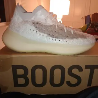 YEZZY 380 calcite glow sz.10.5 $120 OBO original box.