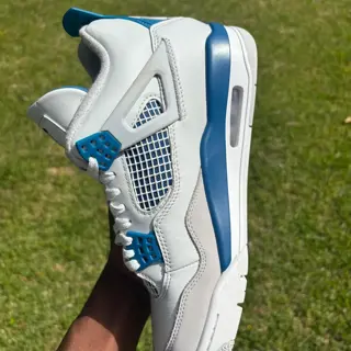 Jordan 4 Military Blue 2024 size 9 $110