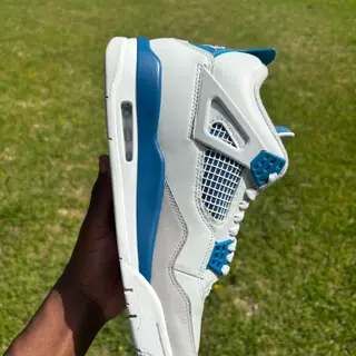 Jordan 4 Military Blue 2024 size 9 $110